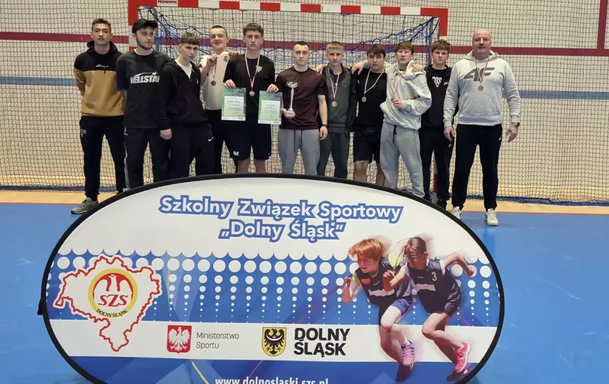 piłka, szkoła, trener, zawodnicy, piłka nożna, Dolny Śląsk, Mechanik, ZS Nr 5